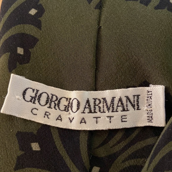 Vintage Giorgio Armani Tie. Green and black pattern! - Picture 3 of 5
